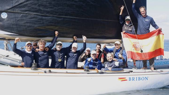 El 'Bribón' y el rey Juan Carlos se proclaman campeones del mundo de 6m por cuarta vez