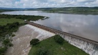Protección Civil de Purísima del Rincón desfoga presa para evitar desbordamiento