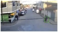 Patrulla de la policía atropella a mujer en banqueta de Chimalhuacán, Edomex; conductor detenido