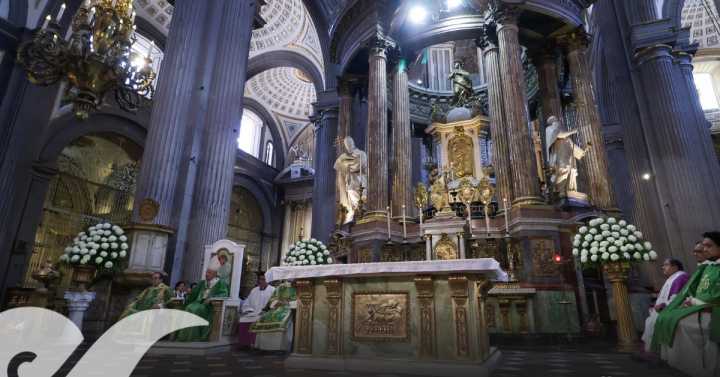 Arzobispo de Puebla hereda a la catedral altar, ambón y cátedra de mármol