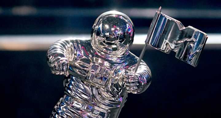 Why Moonman Is No Longer the Correct Term for VMAs Award & When It Changed 