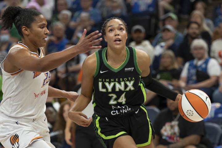 Deadspin | Late Lynx run leads to Game 1 win over Mercury