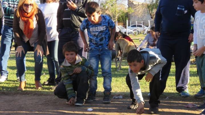 Un juego que no pasa de moda: el torneo Provincial de bolitas se define en San Jorge