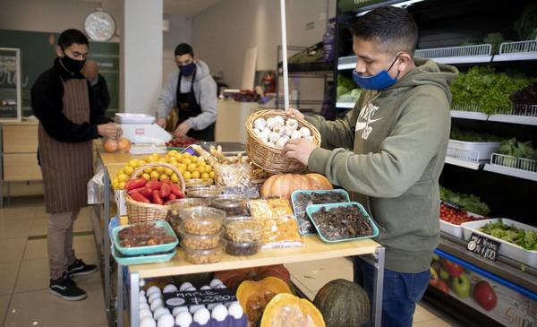 El consumo masivo mejoró en agosto de la mano de compras en comercios de cercanía