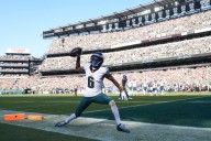 Jordan Davis seals Eagles' 33-26 thrilling win over Rams with Philly's 2nd blocked FG of 4th quarter