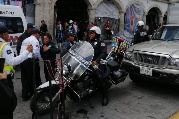 Comerciantes de Pachuca atrapan y golpean a presunto ladrón cerca de La Asunción