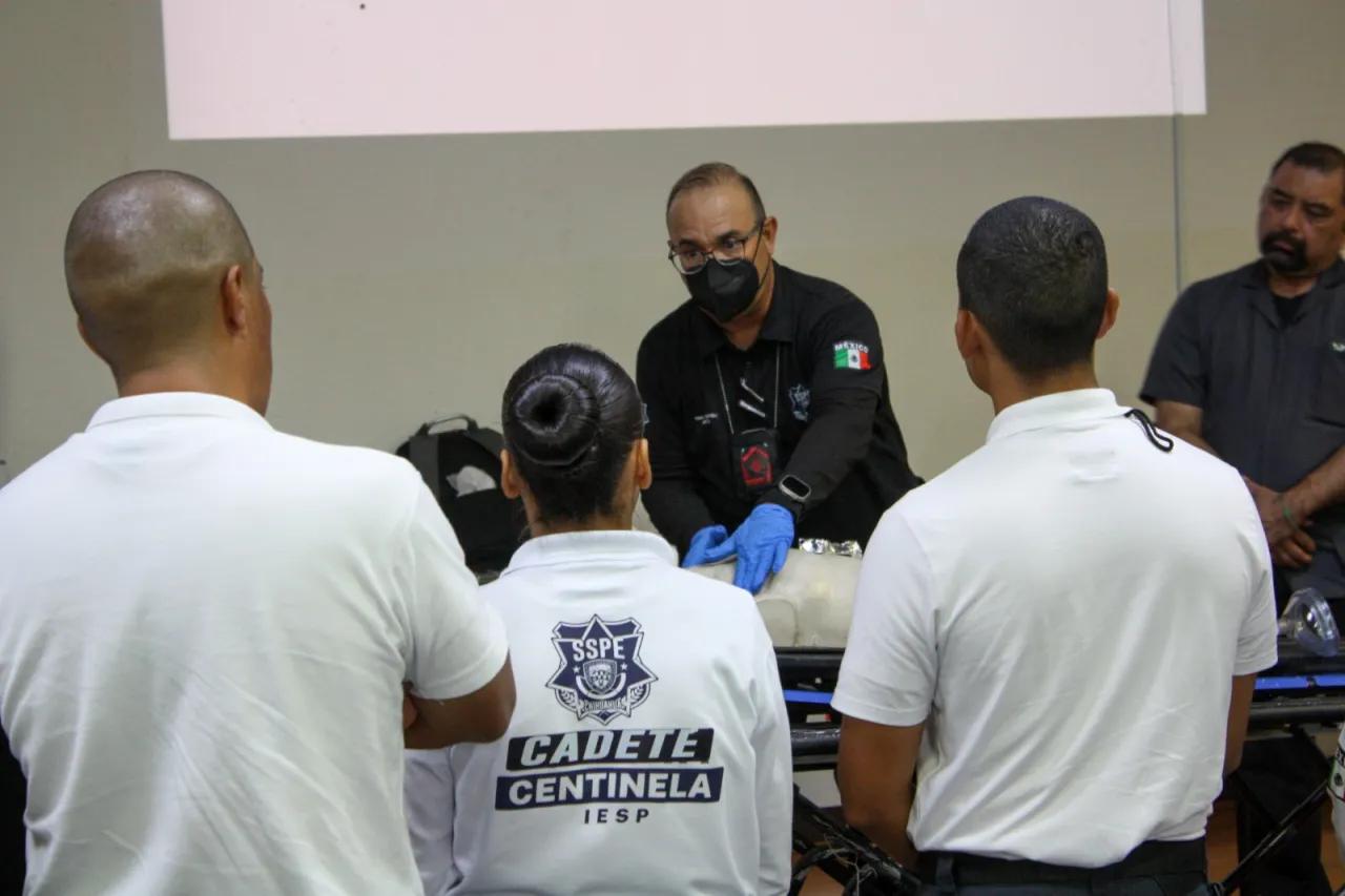 Capacitan a agentes en la atención de emergencias por sobredosis de fentanilo