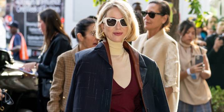 Americana azul marino: el comodín de estilo que nunca falta en el armario de las mujeres más elegantes