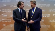 Feijóo y Aznar acusan a Sánchez de valerse de "la violencia" como "último recurso" para seguir en el poder