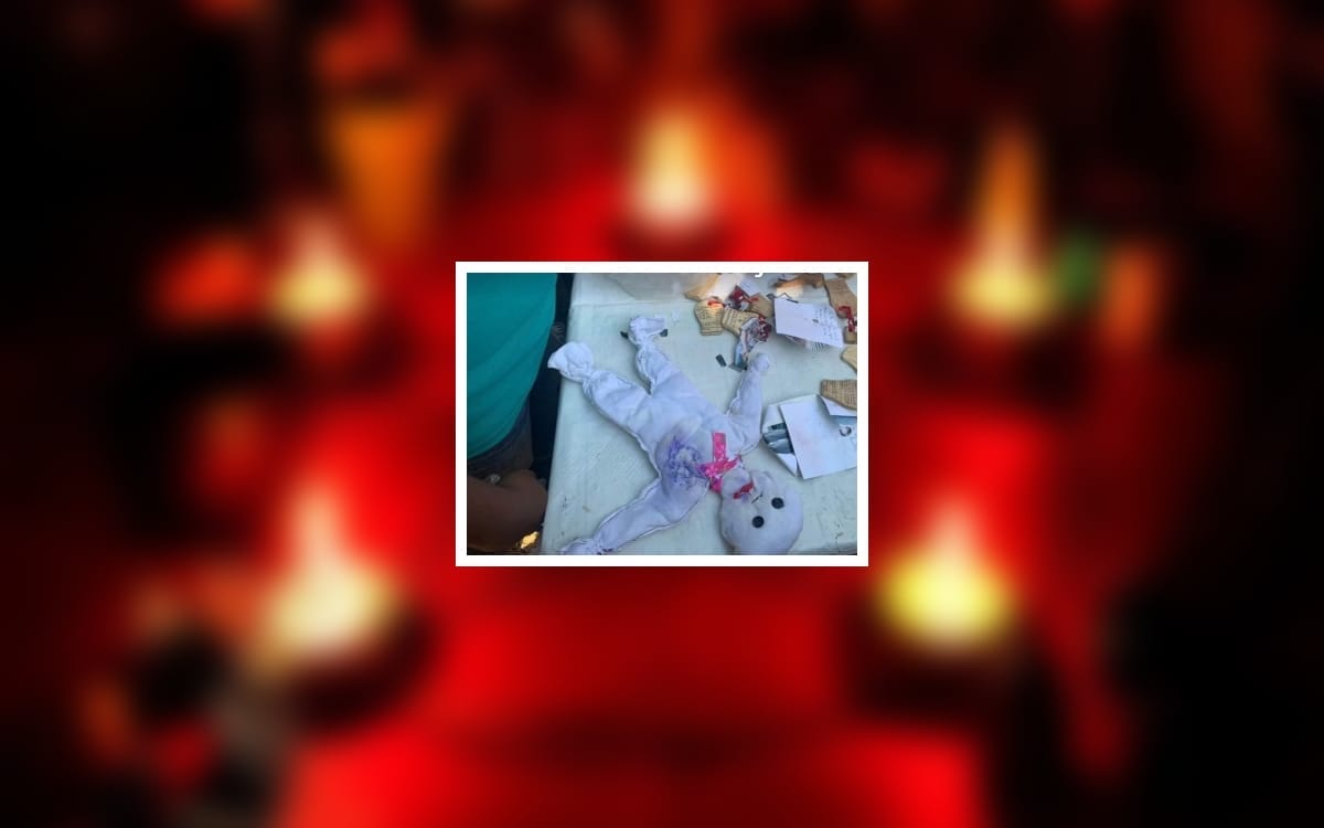 Acusan a director de brujería en escuela primaria de Xalapa, padres toman el plantel