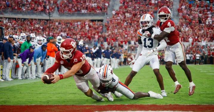 Oklahoma football’s John Mateer injures right hand, could miss Texas game and beyond with Wednesday surgery