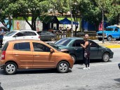 Tres carros colisionan en la Av. Los Leones y el responsable se da a la fuga
