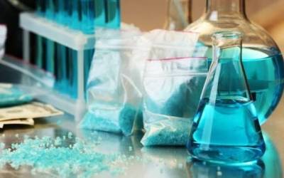 Detiene policía de Sudáfrica a cinco extranjeros de Norteamérica operadores de un laboratorio de …