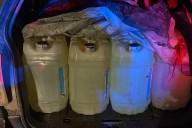 Capturan a una pareja con 22 bidones de combustible