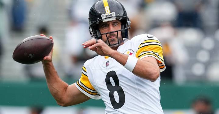 WATCH: Aaron Rodgers throws first touchdown as Steelers QB