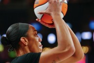 Las Vegas Aces set WNBA regular-season record for 3-pointers in a game versus Los Angeles Sparks