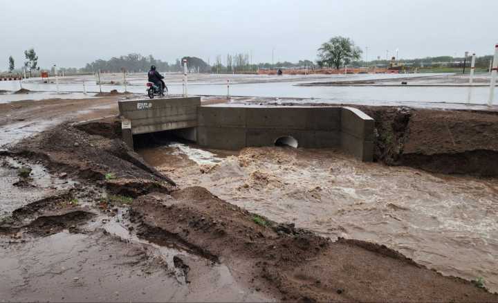 Anegamientos y un derrumbe en General Pico tras las lluvias