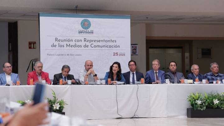 Kenia López Rabadán ofrece limpiar la imagen negativa de la Cámara de Diputados