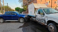Choque entre una camioneta y un camión en la intersección de Andes y Misiones