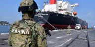 Detienen a vicealmirante y empresarios por huachicoleo