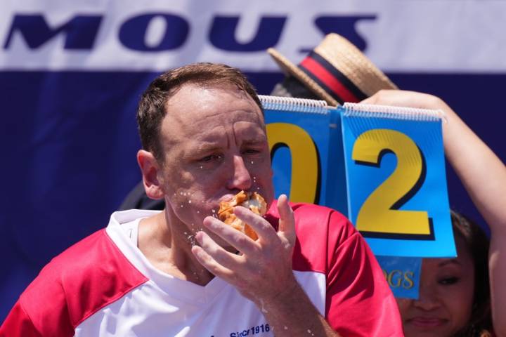 Joey Chestnut aiming for new eating record at Giants-Dodgers game – Hartford Courant