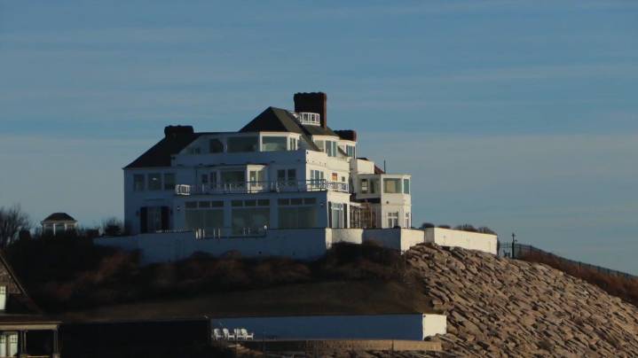 Taylor Swifts to marry at Watch Hill mansion, reports say