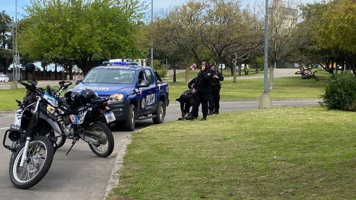 Dos menores fueron detenidos por el robo de una campera en pleno centro de Santa Fe