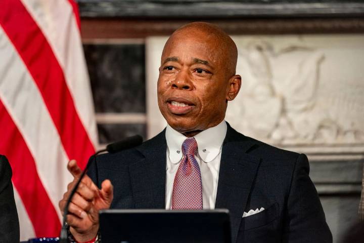 Fue indultado por Trump y busca la reelección como independiente. Quién es Eric Adams, el actual alcalde de Nueva York