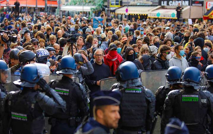Francia vive protestas masivas bajo el lema “Bloqueemos todo”