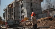 Minvu descarta deudas con constructores de viviendas sociales y señala que el “Plan de Emergencia Habitacional sigue en marcha”