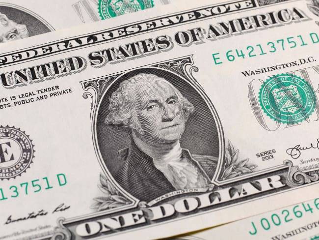 ¿Dólar bajará a $3.700? Razones de la caída y sectores de la economía colombiana que se benefician