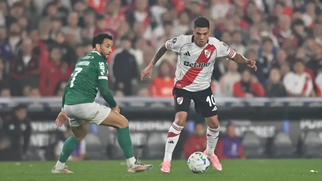River sorprende de entrada: Le gana 1-0 a Palmeiras e iguala la serie