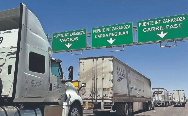 Dan cursos de inglés a choferes para cruzar a EU