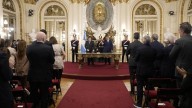 A contra reloj, la Casa Rosada se las ingenia para blindar los vetos al Garrahan y universidades