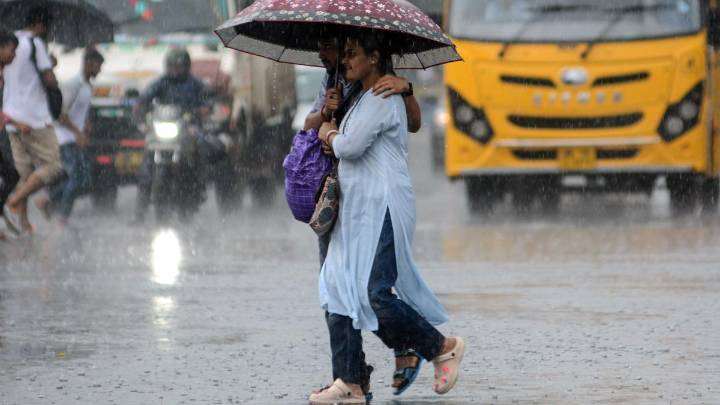 Very heavy rain paralyses normal life in Kolkata; three die of electrocution