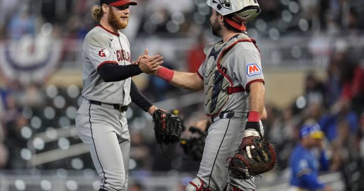 Guardians within a game of division lead after beating Twins 8