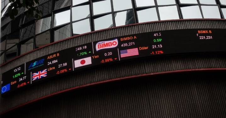 La Bolsa Mexicana abre con ganancias moderadas y se mantiene cerca de máximos históricos
