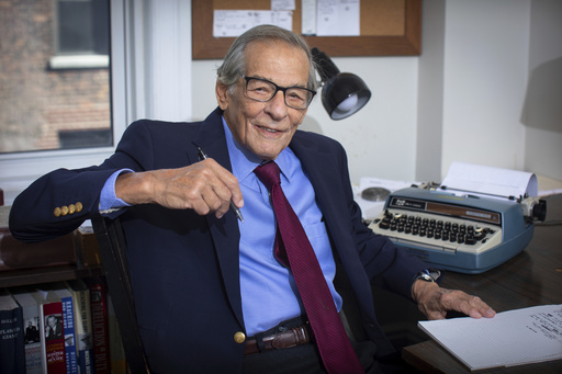Robert Caro reflects on childhood as he receives New York Historical's Historians' Laureate Medal