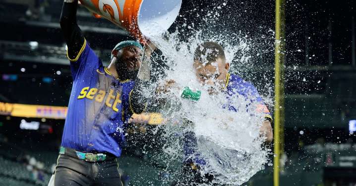 Rookie Harry Ford delivers off bench as Mariners top Angels in 12 to tie for 1st in AL West