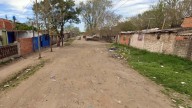 “¿No tenés para un vino?”: la pregunta que desató una violenta golpiza a un joven frente a su hijo en Merlo