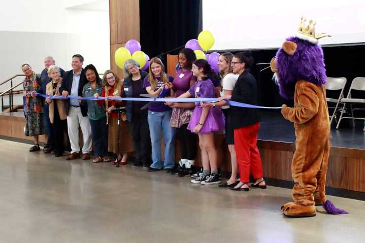 Communty celebrates new and improved Illahee Middle School