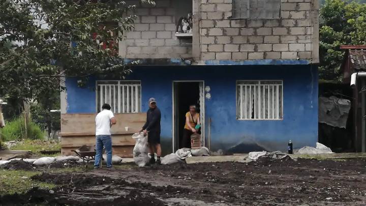 Denuncian colapso de drenajes e inundaciones tras intensas lluvias en Nogales
