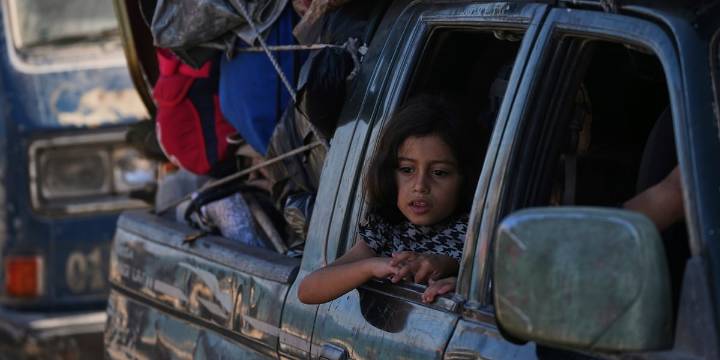 Israel’s military begins its ground offensive in Gaza City and thousands of residents flee