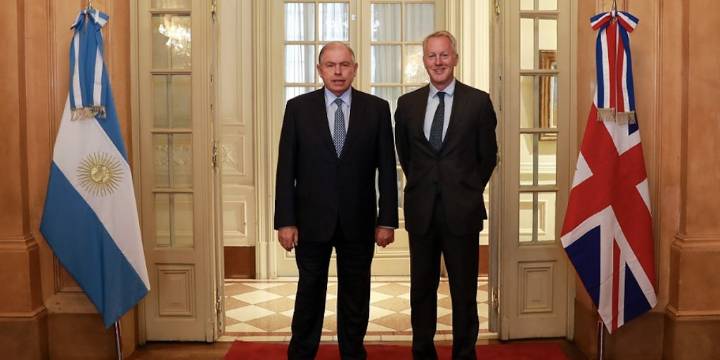 David Cairns presentó sus cartas credenciales y asumió como nuevo embajador británico en la Argentina