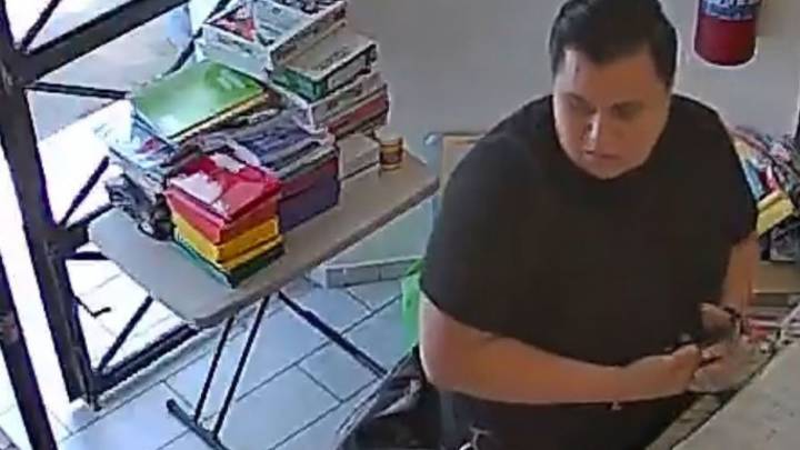 Descubren a ladrón en gimnasio de Puebla; dueños le piden devolver todo antes de la demanda