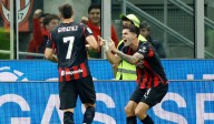Son líderes: Milan y Santiago Giménez vencen al Napoli por la cima de la Serie A