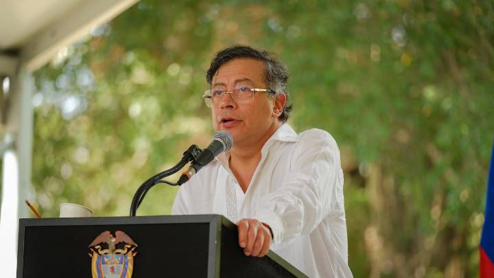 “Si se vuelve de izquierda, se vuelve presidente de Colombia”: Petro lanzó sorpresivo mensaje a uno de sus ministros