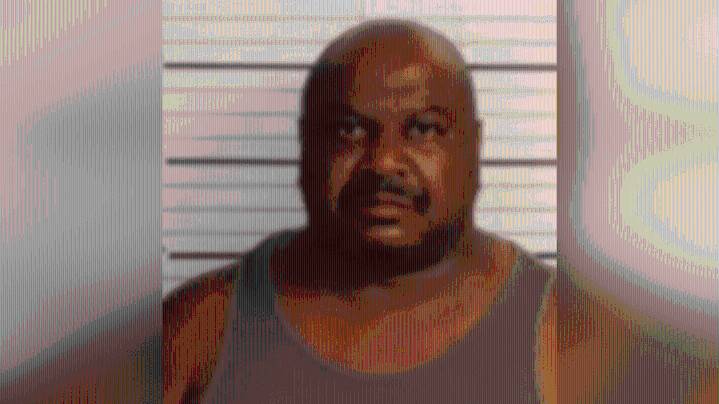 Memphis police seize handgun, pills from convicted felon