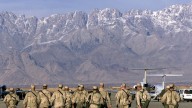 Los talibanes desafían a EEUU y aseguran que no devolverán la base aérea de Bagram en Afganistán