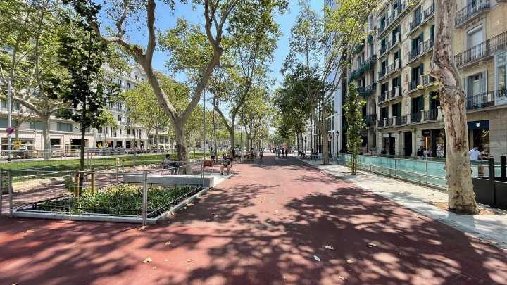 El PP denuncia que Collboni “ha destrozado” los Jardinets de Gràcia por eliminar 107 plazas de moto